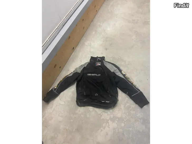 Säljes Skoter/cross kläder