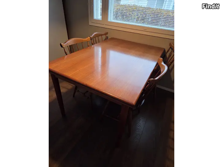 Myydään Matbord + 4 stolar