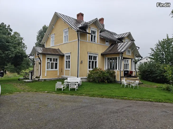 Säljes Stort hus mitt i Överesse