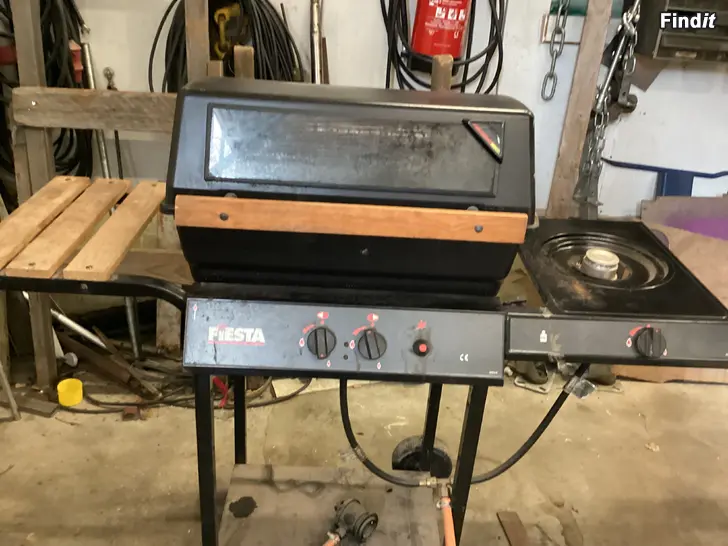 Myydään Kaasu grilli ilman pulloa