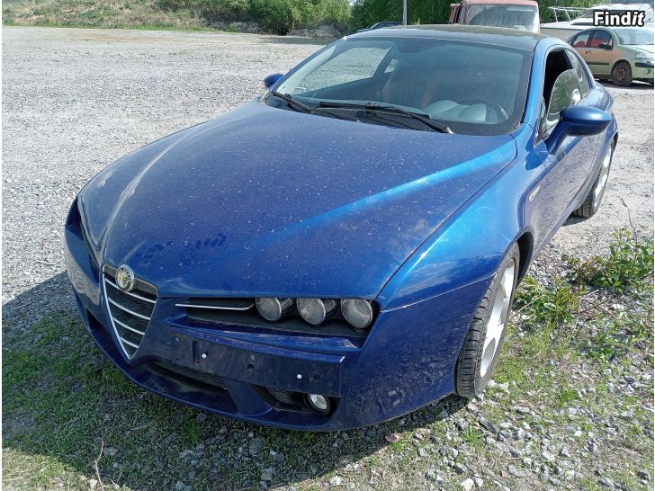 Myydään Alfa Romeo Brera 2,2 6-vaihteinen 2006 varaosina