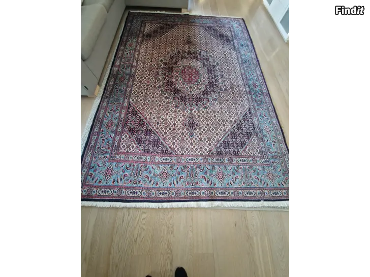 Myydään Persialainen käsinkudottu matto - mint condition