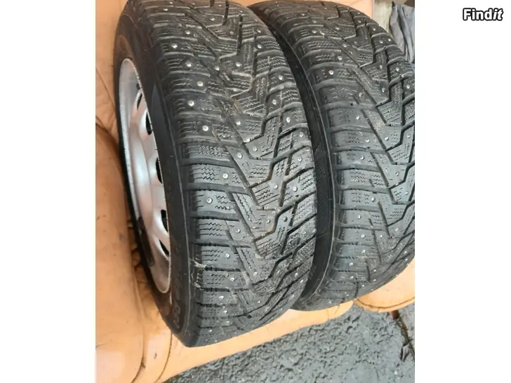 Myydään 4x100 Nastarenkaat 175 65 R14 pari