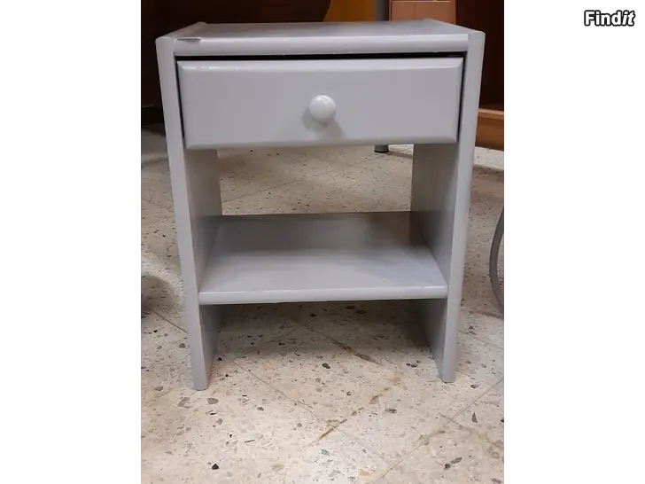 Myydään Grått nattduksbord med 1 låda