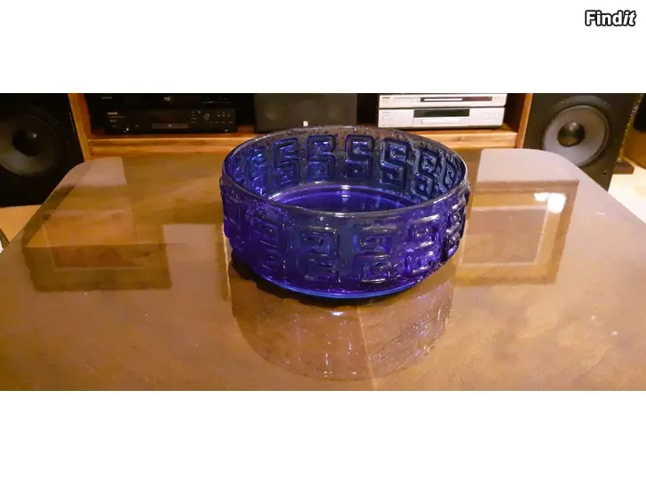 Myydään Lasitavaraa Taalari Kulhot,Talonpoika Kaadin,Mariskooleja yms