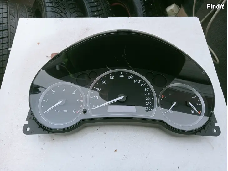 Myydään Saab 93 2,2 TID manuaali 2004 mittaristo P12798589