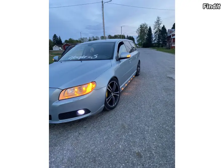 Säljes Volvo V70 fas2