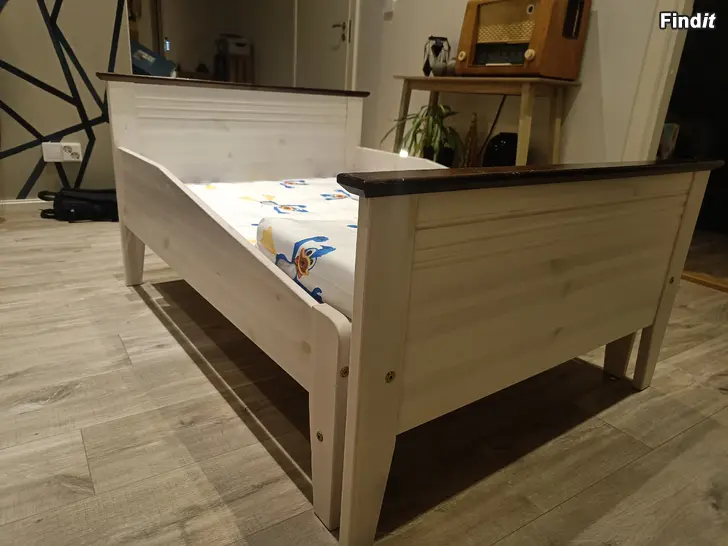 Säljes Utdragbar säng