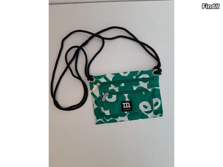 Myydään Marimekko smart travelbag laukku