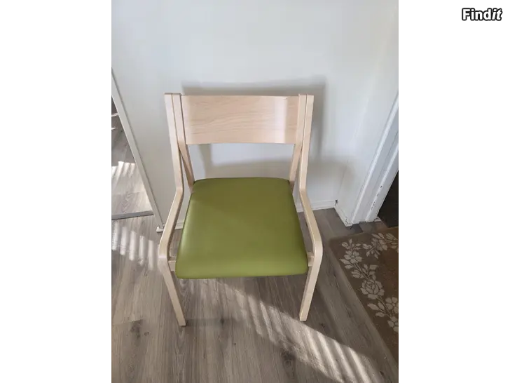 Myydään hienot uudet puutuolit 4kpl