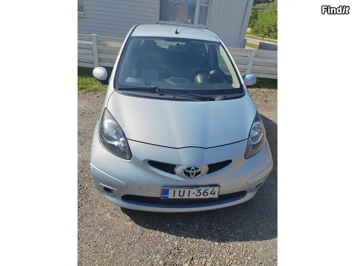 Myydään Toyota Aygo 2005, katsastettu 29.07.2025