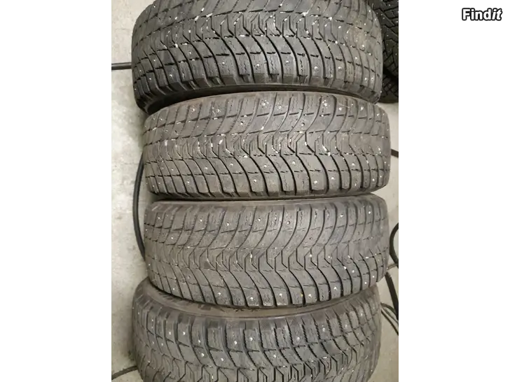 Myydään Nastarenkaat VW vanteilla