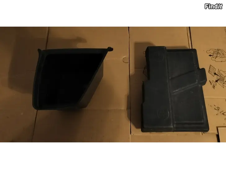 Myydään Akkukotelonkanssi