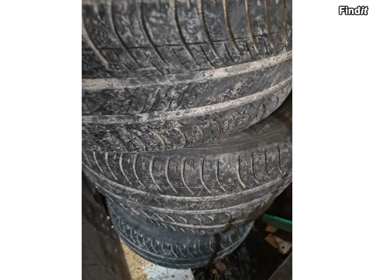 Myydään Kesärenkaat 175/65 r14 Toyotan vanteilla