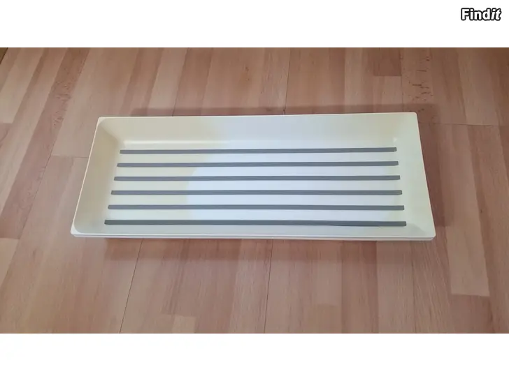 Myydään Ikea VARIERA maustekotelo valkoinen 2 kpl 6e