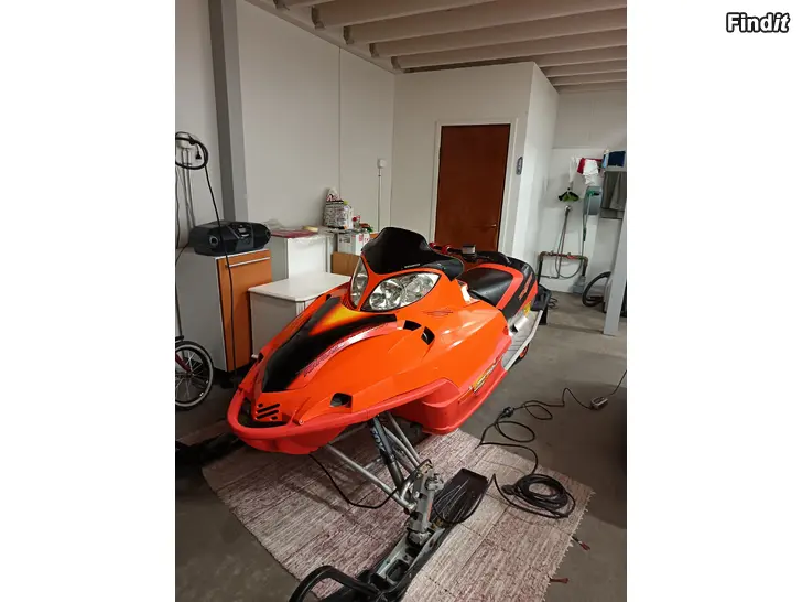 Myydään Arctic Cat F6 2005