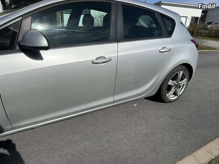 Myydään Opel Astra