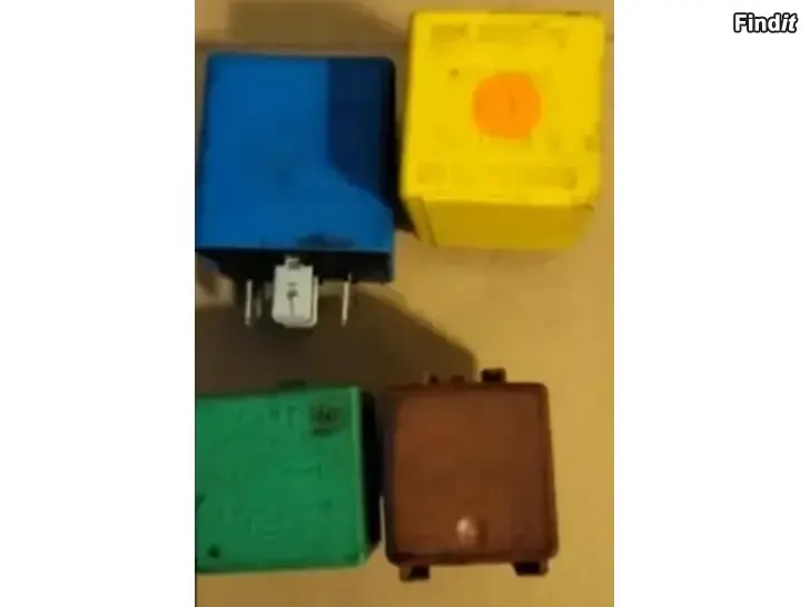 Myydään Turvavyönlukkot releitä hinnauslenkki