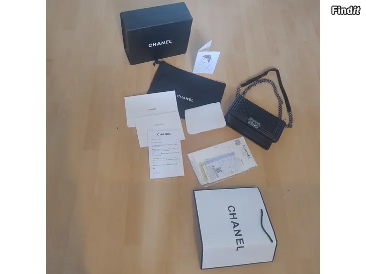 Säljes Chanel old medium boy bag