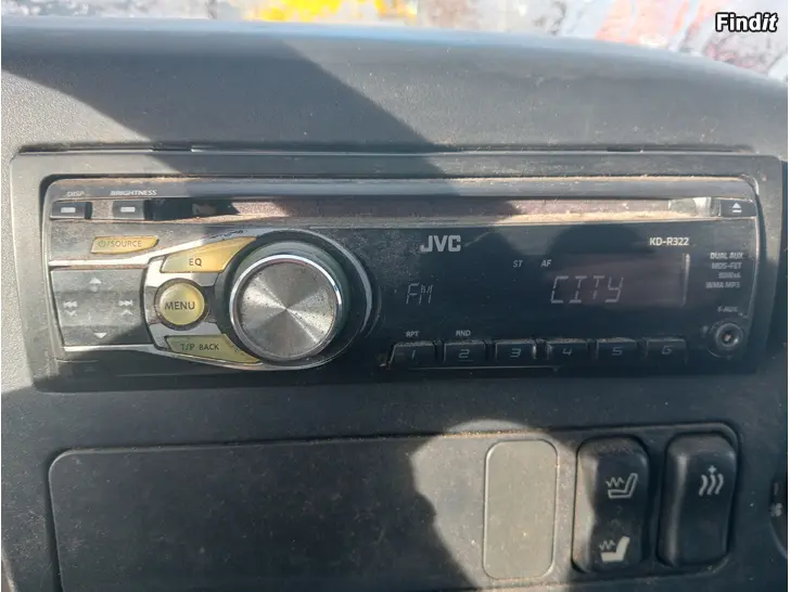 Myydään JVC autoradio KD-R322 CD+AUX