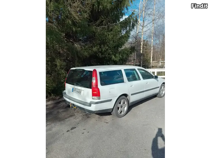 Säljes Volvo V70 2.4 S.T.W Bensiini