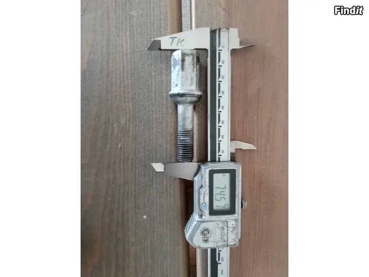 Köpes Mercedes renkaan pultit
