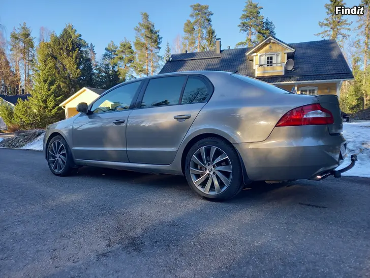 Myydään Skoda Superb 3.6 FSI 260hv - voimakas ja tilava neliveto