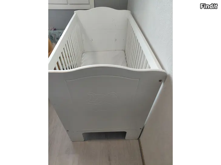 Säljes Spjäl säng