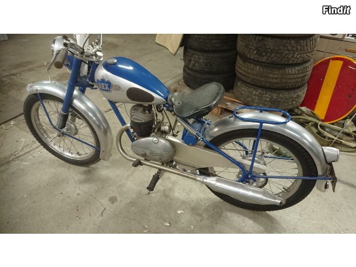 Myydään 3 veteran motorcyklar till salu