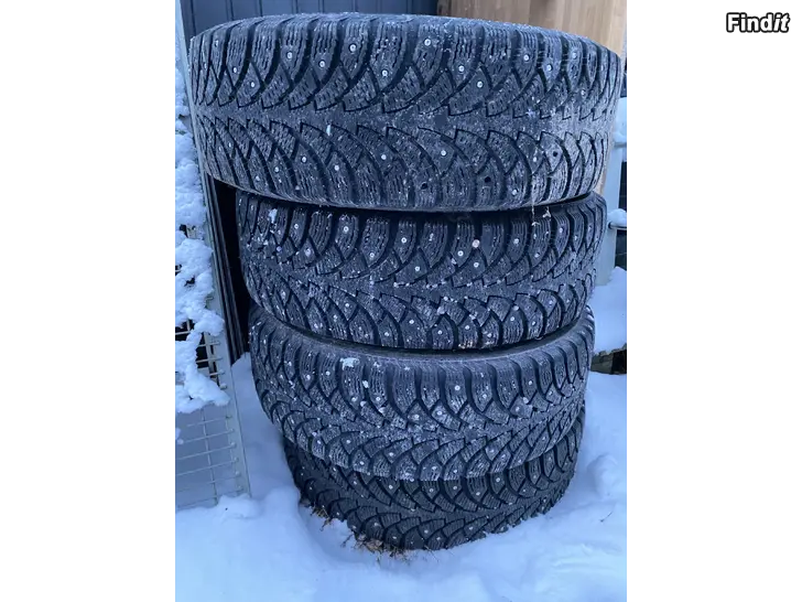 Myydään Toyota nastarenkaat