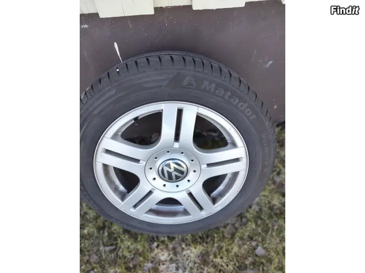 Myydään VW 205 55 16