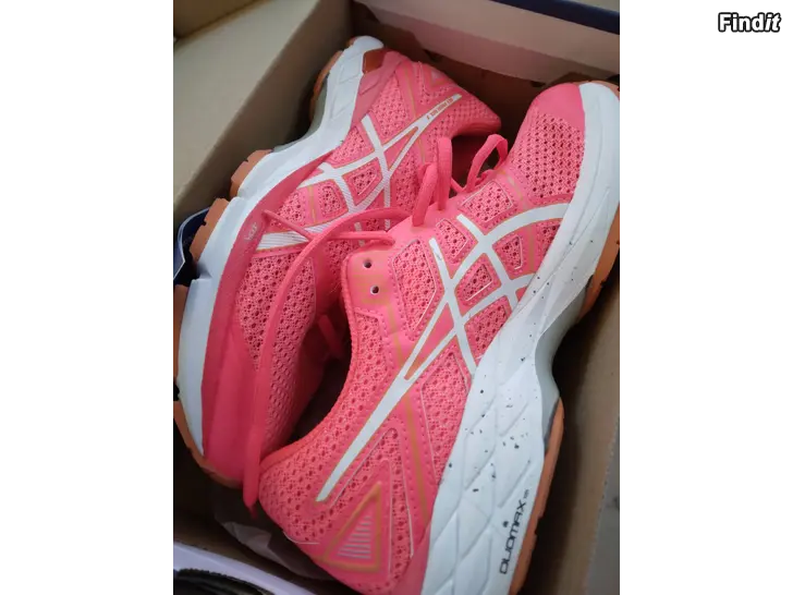 Säljes Asics Wave Rider 22