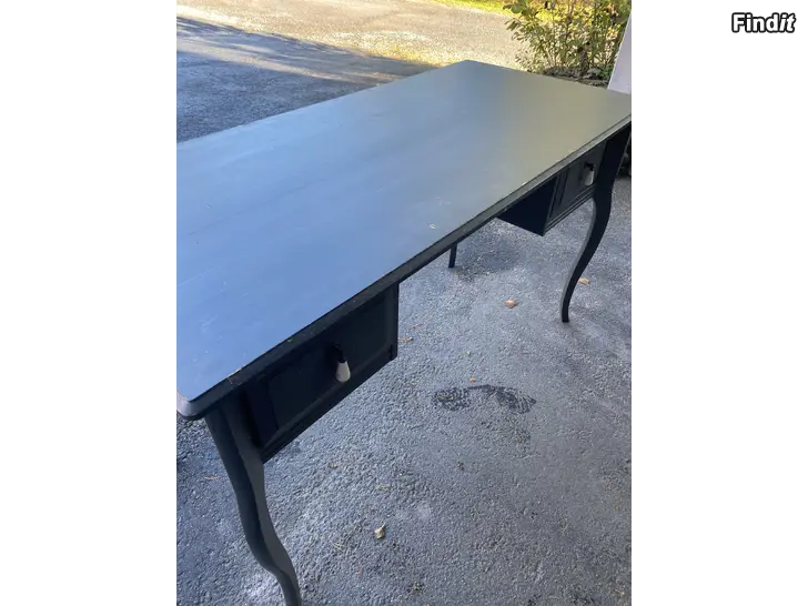 Säljes Skrivbord svart