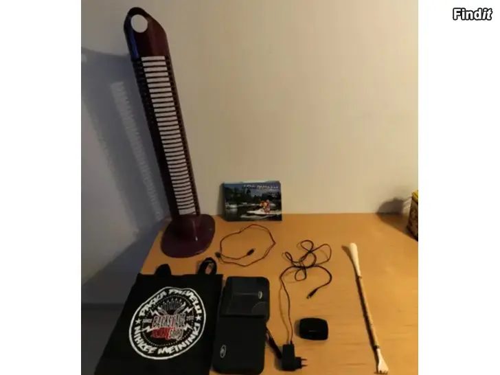 Myydään CD teline CD kansio USB laturi