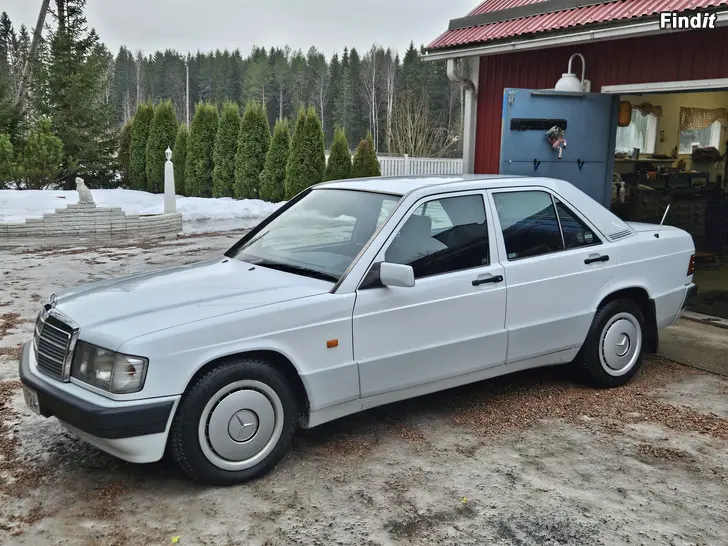 Säljes Mercedes Benz 190 2.5D automatic. Museokatsastettu