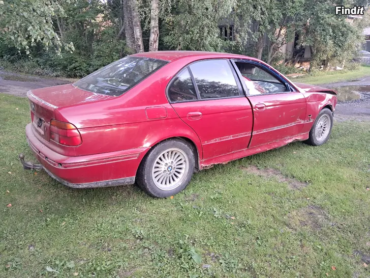 Myydään BMW E39 530D Osina