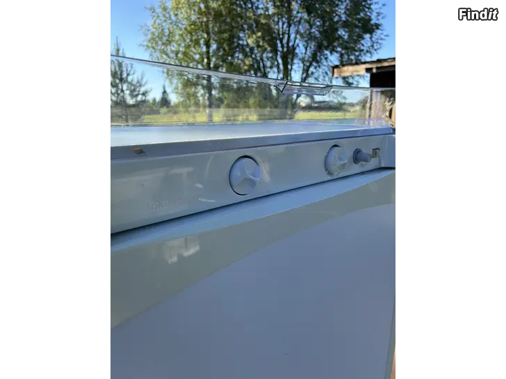 Myydään Domenic 88l el/gas kylskåp