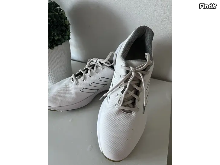Säljes ADIDAS GOLFSKOR