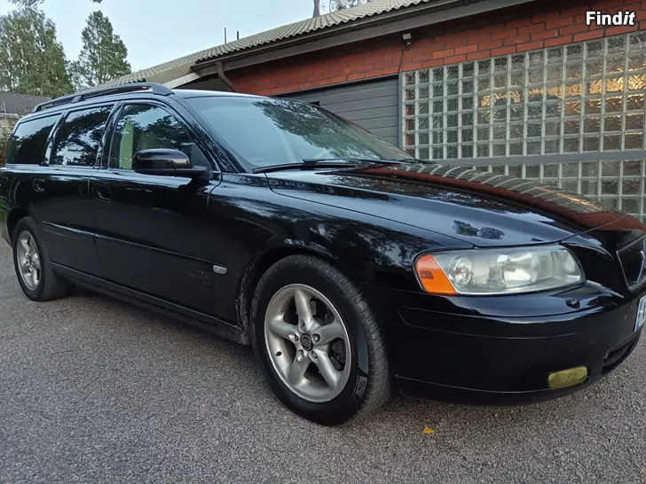 Säljes Volvo V70 2.4 5-cyl. Bi-Fuel Xenon JUURI KATSASTETTU