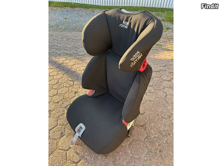 Myydään Bältesstol Britax Römer Discovery Sl