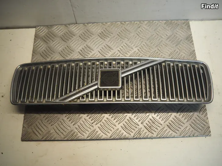 Säljes Volvo 850 9397 etumaski front grill