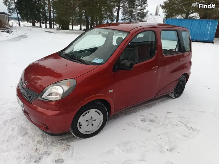 Myydään Inva.bil Toyota Yaris 5D 2001