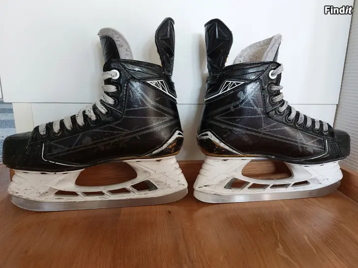 Säljes Bauer Supreme s180 skridskor stl 36.5