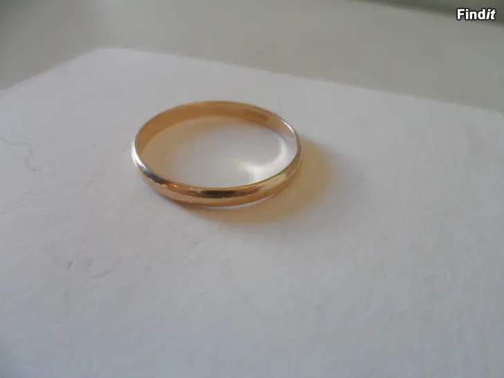 Myydään Kultasormus 14K koko 20,5
