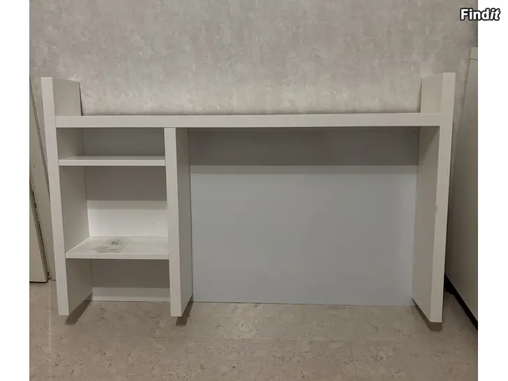 Myydään Ikea Micke korkea lisäosa