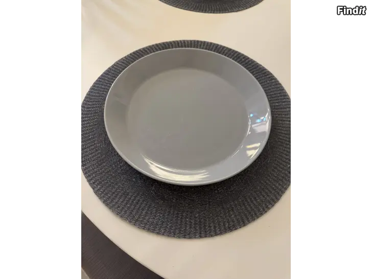 Myydään Iittala Teema astiastoa