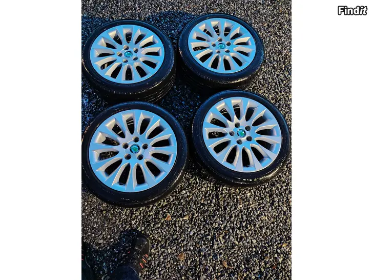 Säljes Rigtig fint 17  original Vag fälgar