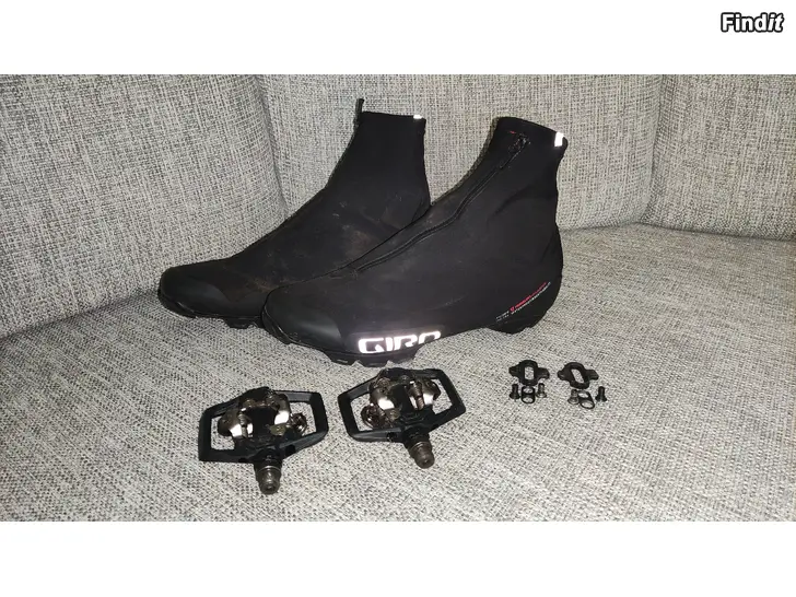 Säljes Cykelskor Giro stl 45/46 nypris 200 med skor och pedaler
