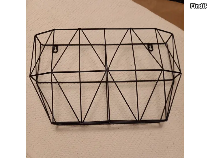 Säljes Metallinen seinäkori, musta