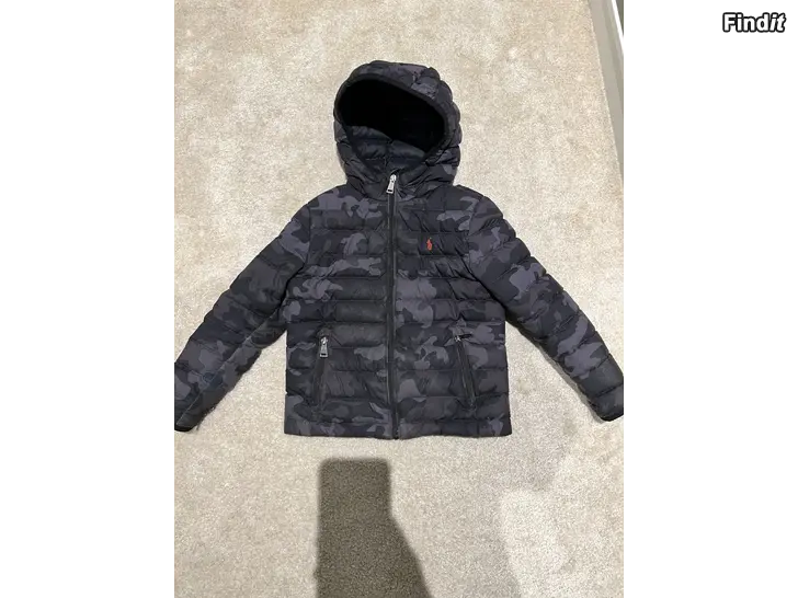 Säljes Ralph Lauren vinterjacka barn stl 120 mer som 110